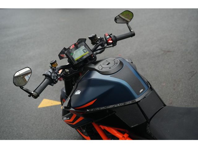 ktm - 1290-super-duke-r