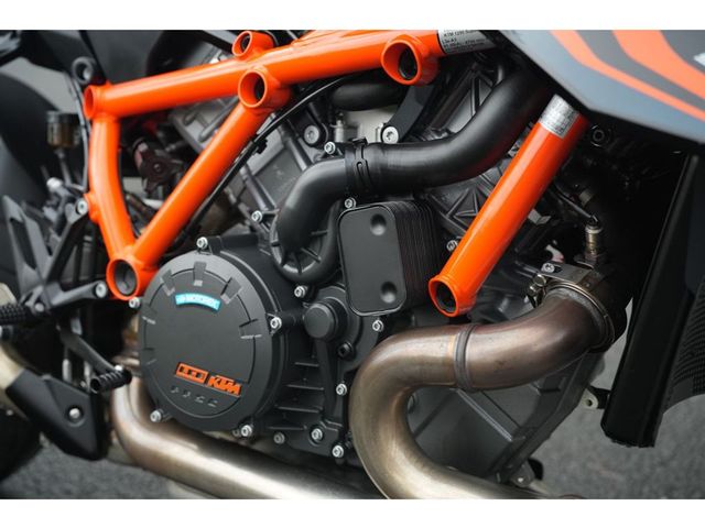 ktm - 1290-super-duke-r
