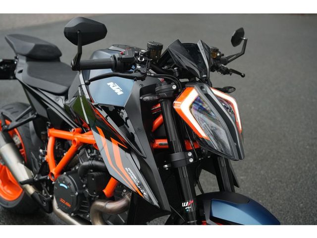 ktm - 1290-super-duke-r