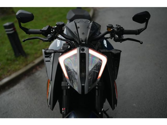ktm - 1290-super-duke-r