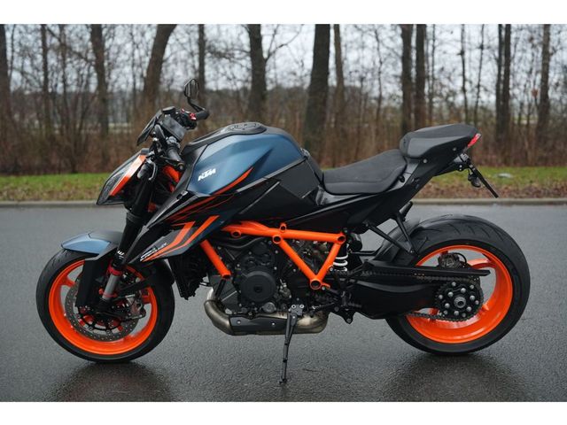 ktm - 1290-super-duke-r