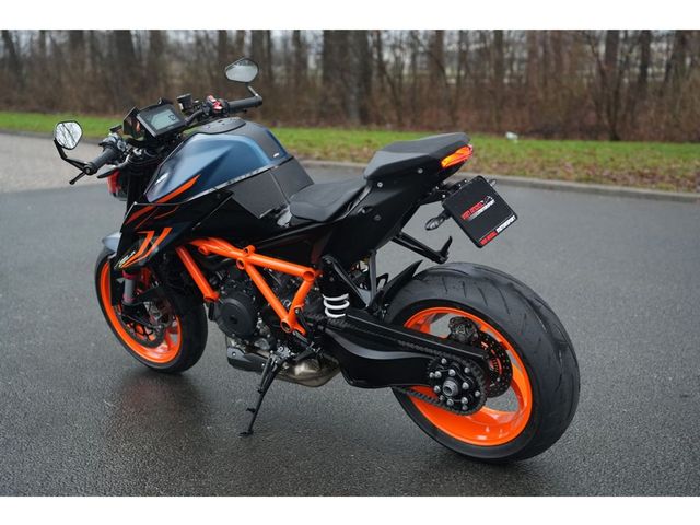 ktm - 1290-super-duke-r
