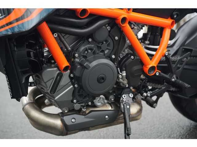 ktm - 1290-super-duke-r