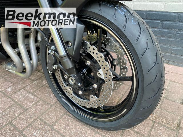 kawasaki - z900