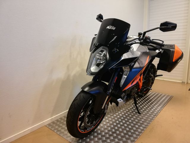 ktm - 1290-super-duke-gt