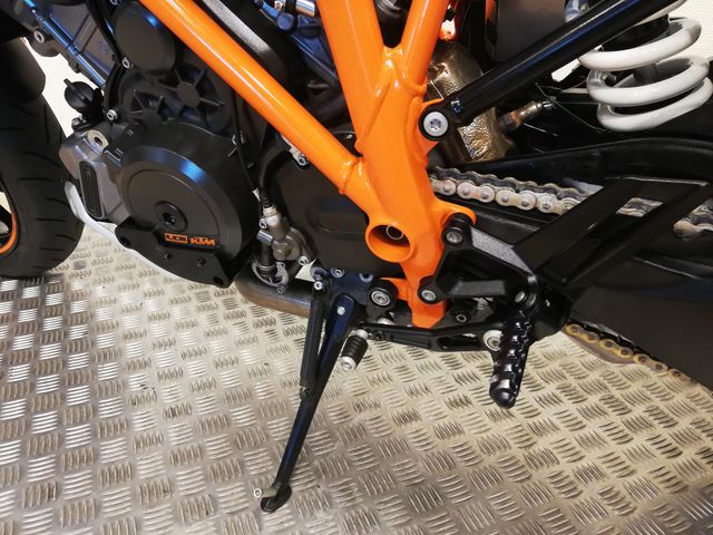 ktm - 1290-super-duke-gt