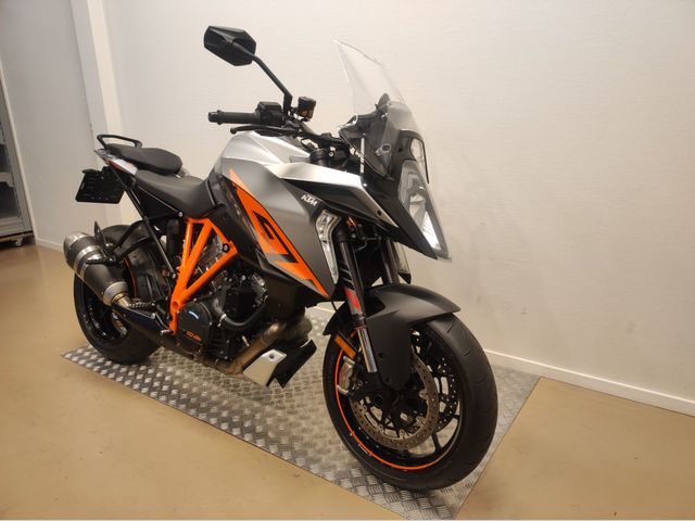 ktm - 1290-super-duke-gt