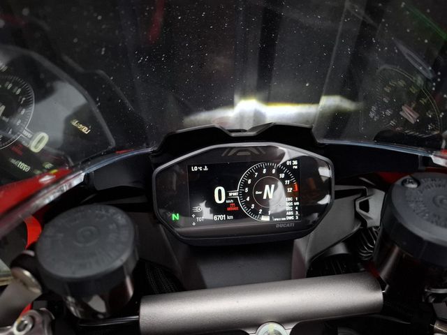 ducati - panigale-v2