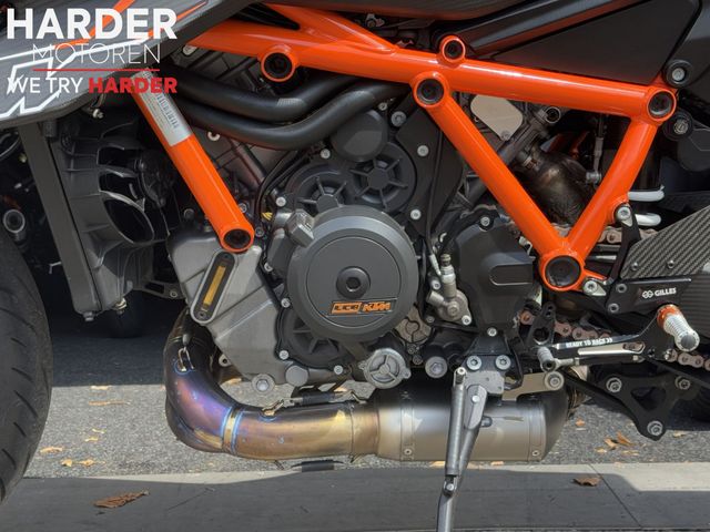 ktm - 1290-super-duke-r