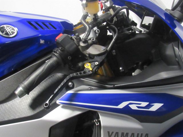 yamaha - yzf-r1