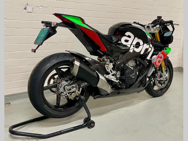 aprilia - tuono--v4-1100-factory
