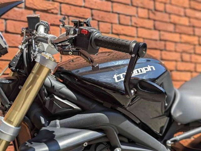 triumph - street-triple-r