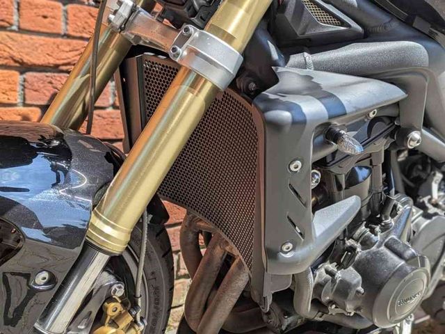 triumph - street-triple-r
