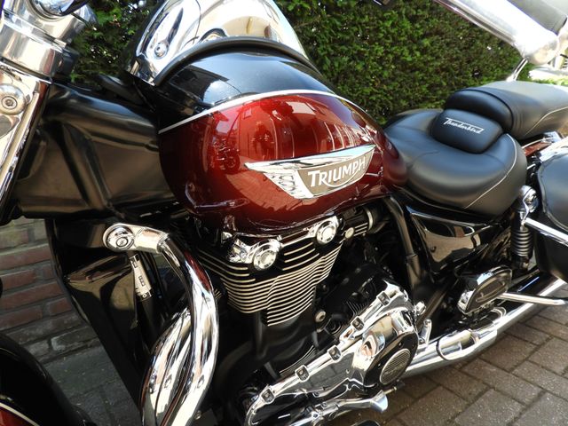 triumph - thunderbird-lt-abs