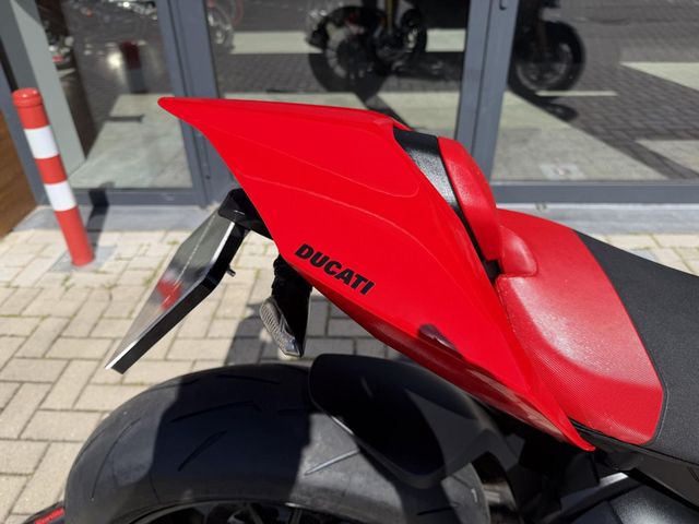 ducati - streetfighter-v4s