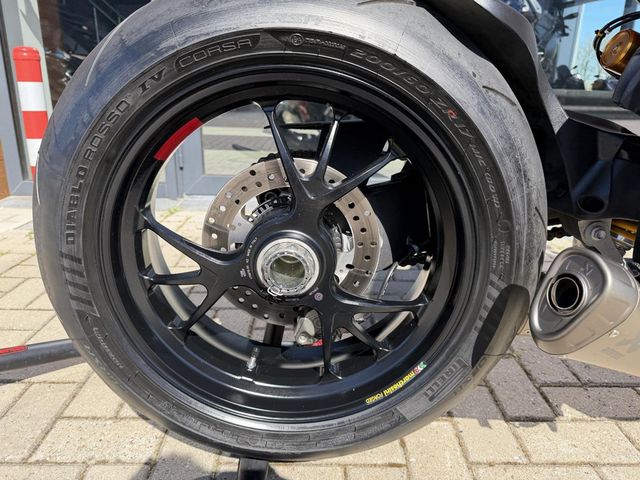 ducati - streetfighter-v4s