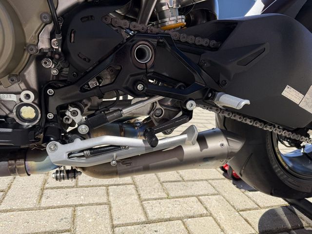 ducati - streetfighter-v4s