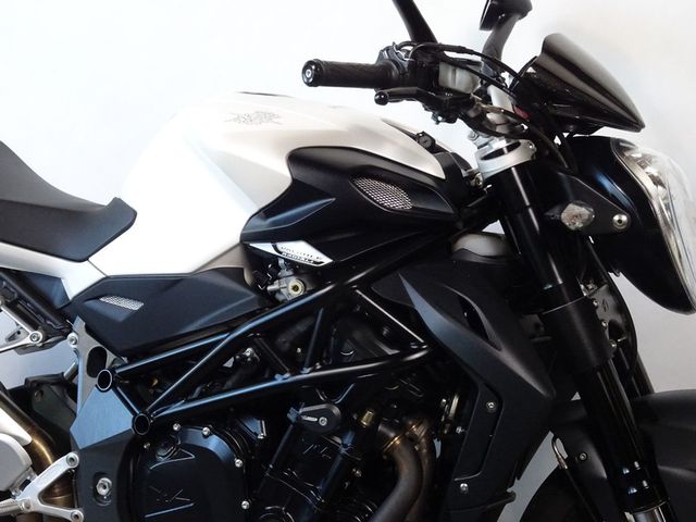 mv-agusta - brutale-920