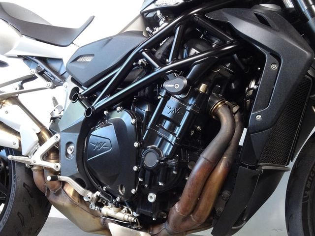 mv-agusta - brutale-920