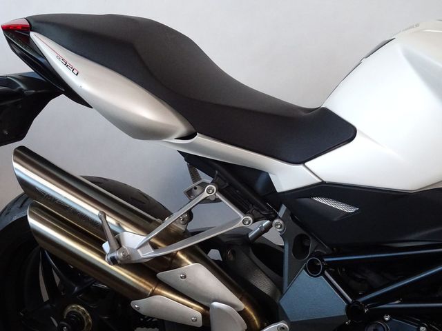 mv-agusta - brutale-920