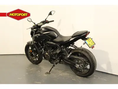YAMAHA MT 07 – foto 4