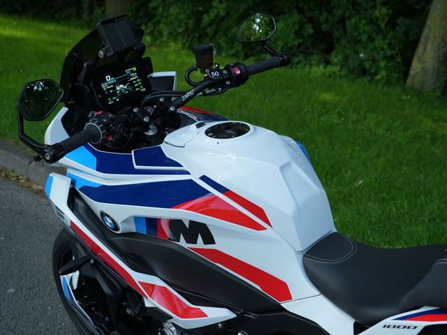 bmw - m-1000-xr