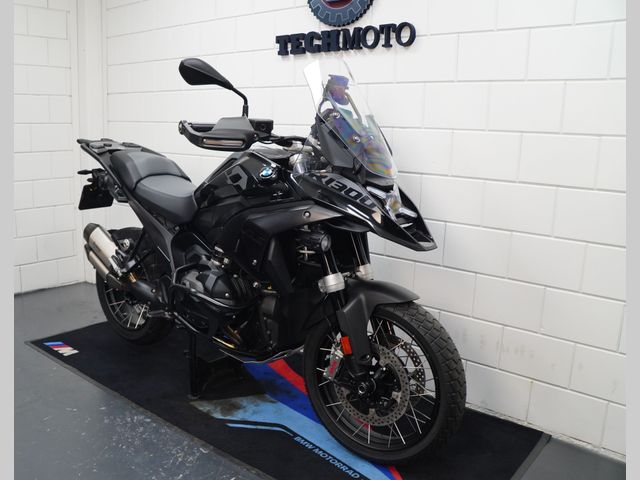 bmw - r-1300-gs-triple-black