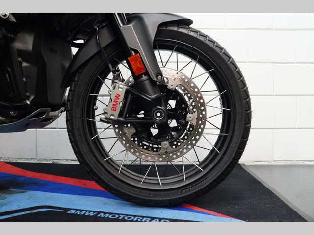 bmw - r-1300-gs-triple-black