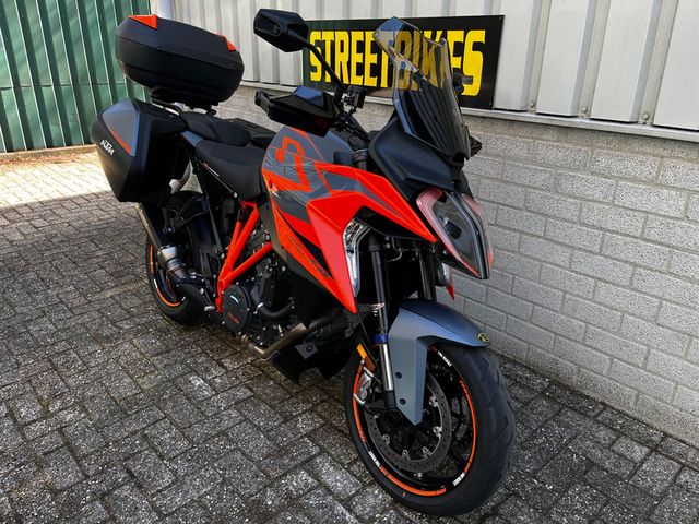 ktm - 1290-super-duke-gt