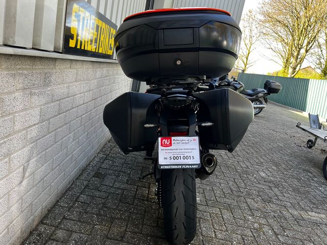 ktm - 1290-super-duke-gt