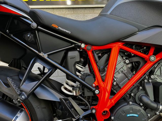 ktm - 1290-super-duke-gt