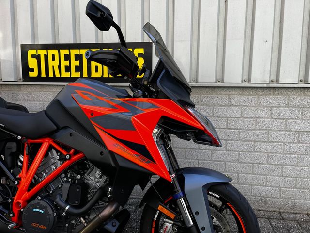 ktm - 1290-super-duke-gt
