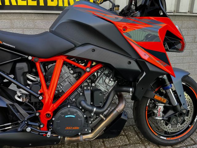 ktm - 1290-super-duke-gt