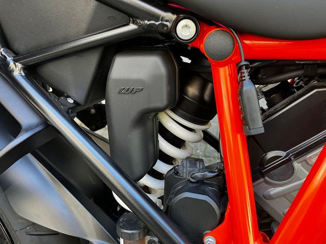 ktm - 1290-super-duke-gt