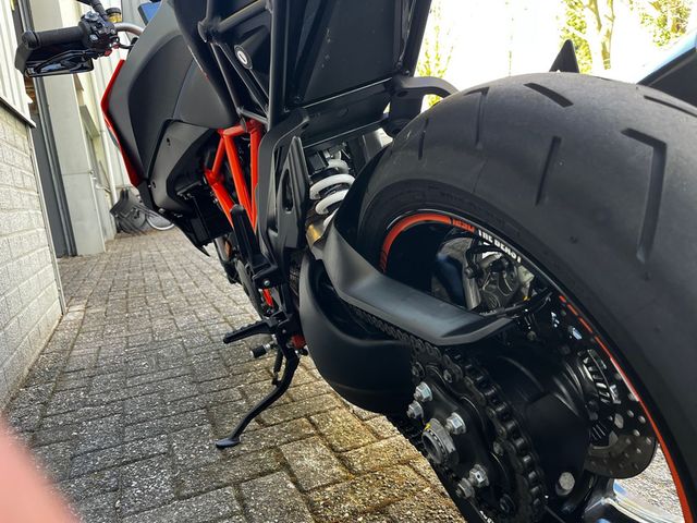 ktm - 1290-super-duke-gt