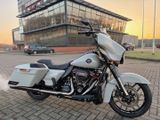 HARLEY-DAVIDSON STREET GLIDE CVO FLHXSE
