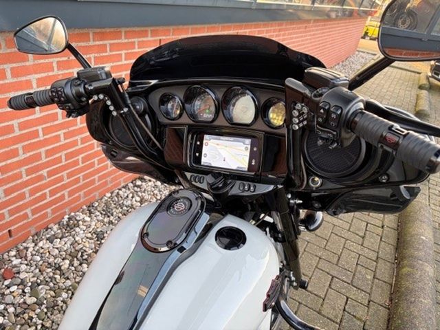 harley-davidson - street-glide-cvo-flhxse