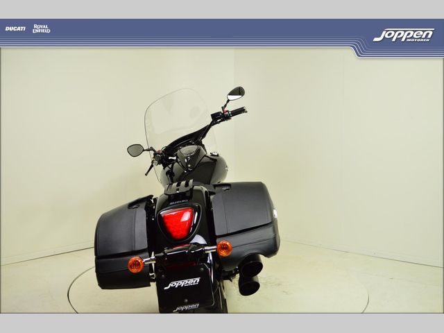 suzuki - c-1500-lc-intruder