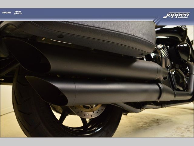 suzuki - c-1500-lc-intruder