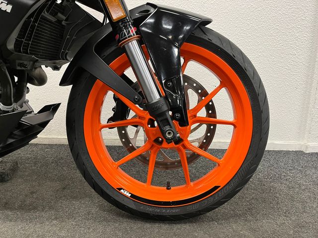 ktm - 390-duke