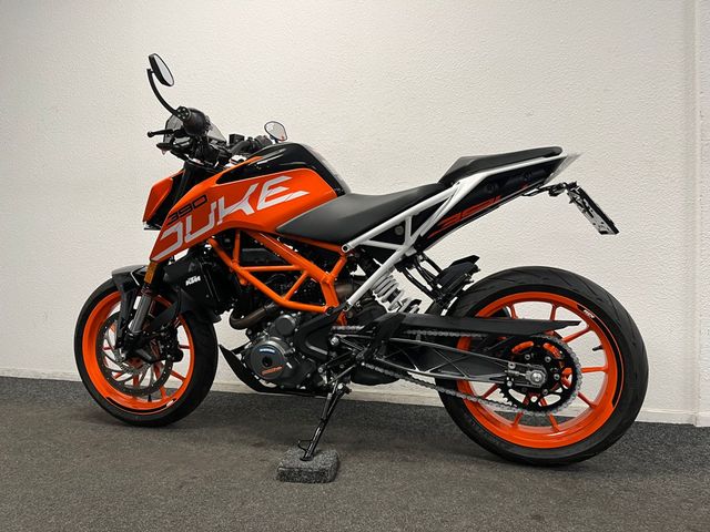 ktm - 390-duke
