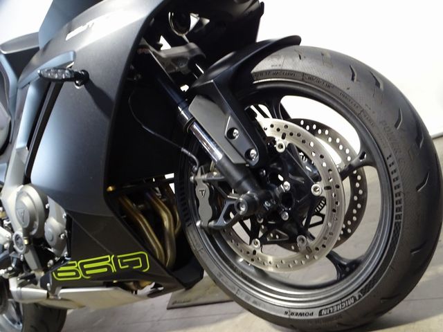 triumph - daytona-660