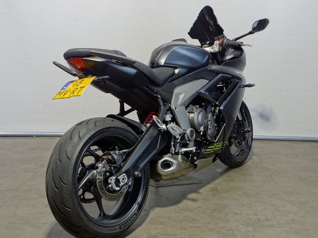 triumph - daytona-660