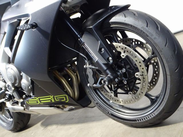 triumph - daytona-660