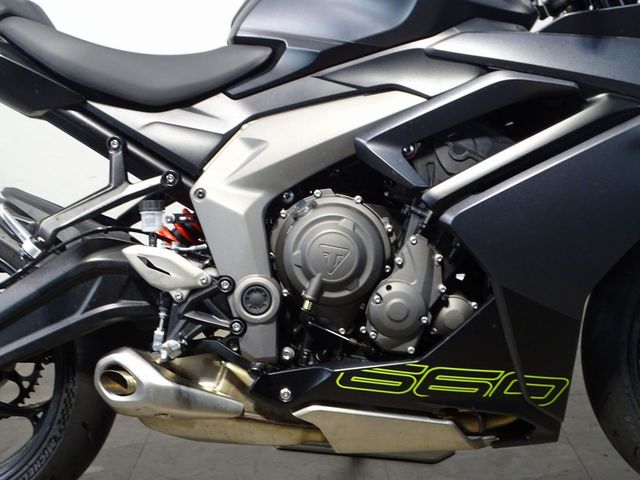 triumph - daytona-660