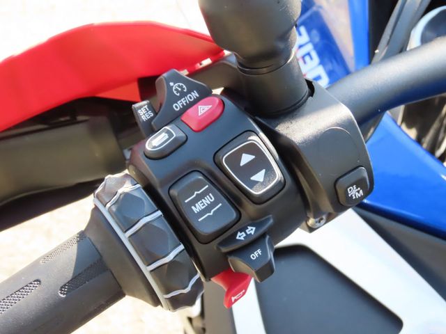 bmw - r-1300-gs-adventure