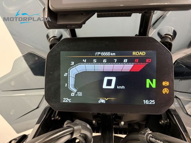 bmw - r-1300-gs-adventure