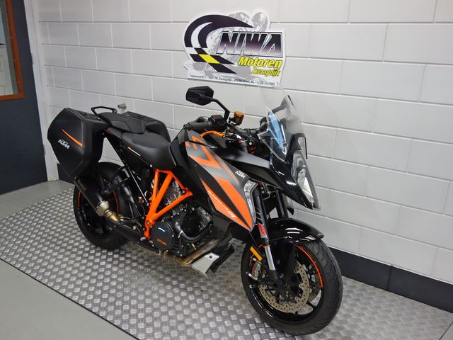 ktm - 1290-super-duke-gt