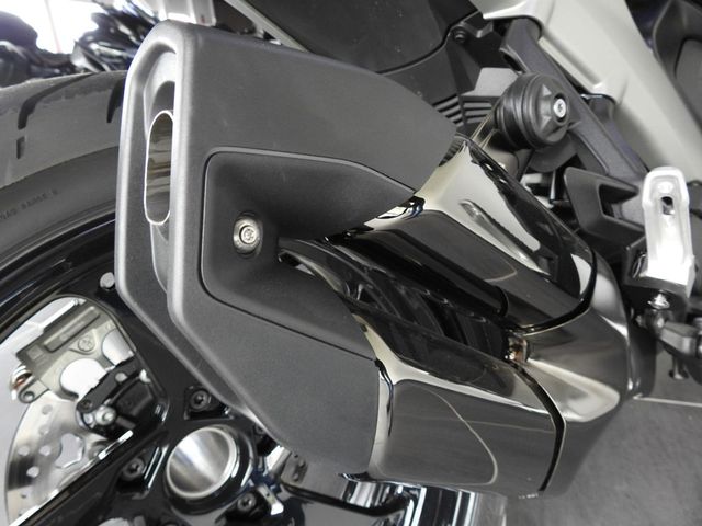 bmw - r-1300-r