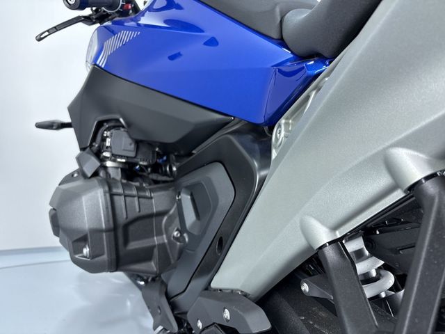 bmw - r-1300-r